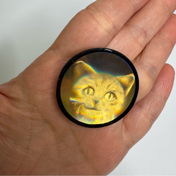 Vintage Jewelry - Holographic 3-D Cat Pin Brooch Round Circle Psychedelic Kitty Spooky Haunted